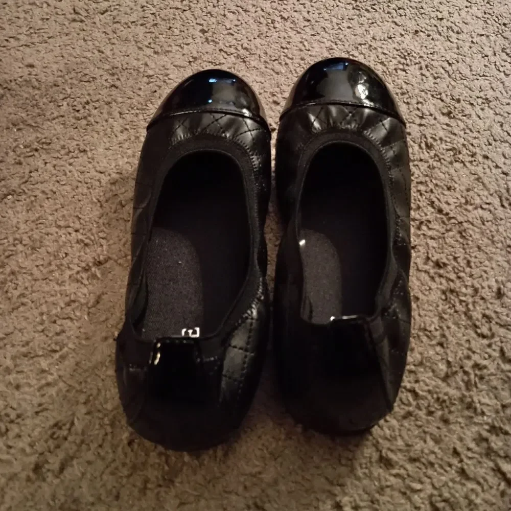 Children's Place Girls Black Ballet Flats Size 2y PRE-OWNED, WORN ONCE